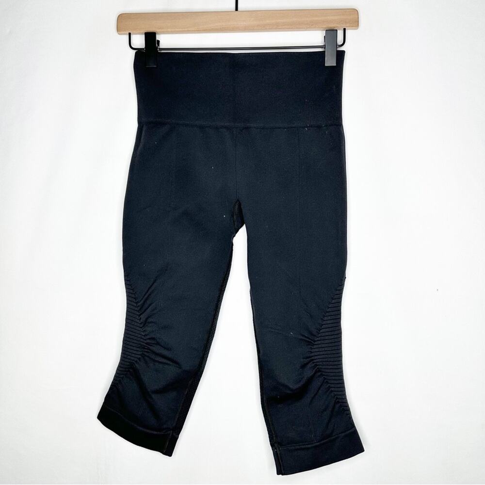 LULULEMON In the Flow Black Capri Leggings in Size 4 - Picture 2 of 6